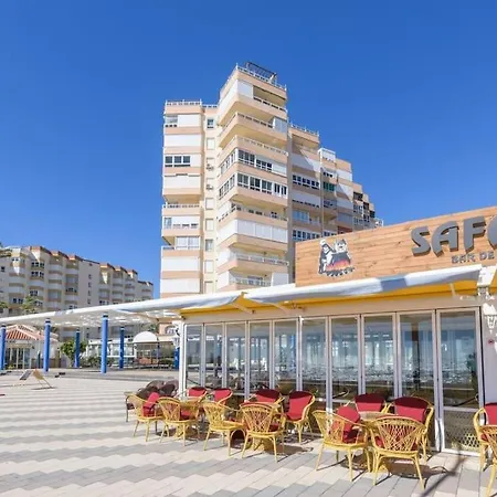 Beachfront Madrid 709 アパート